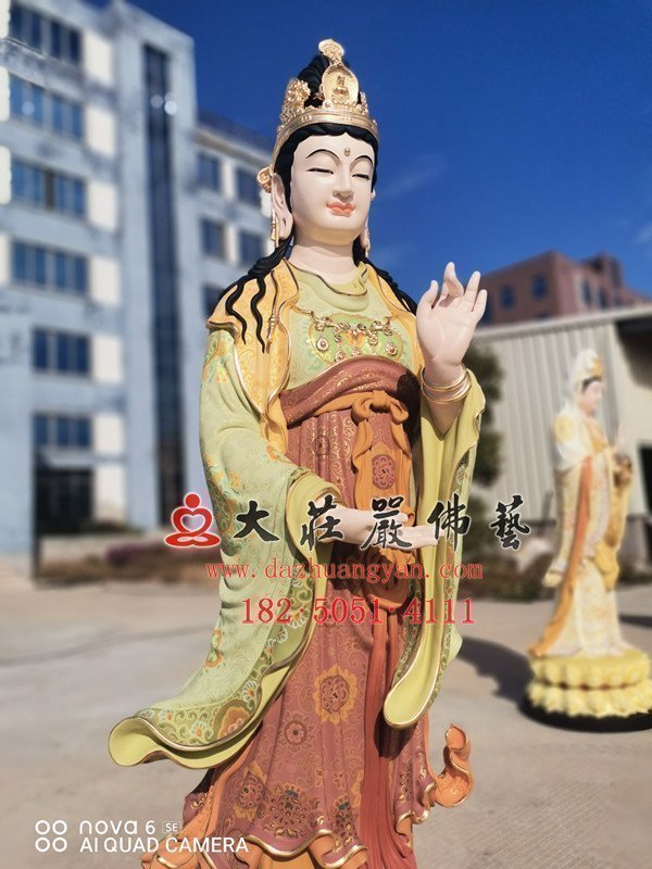 三十三觀音之持經觀音側面近照 三十三觀音之持經觀音側面近照